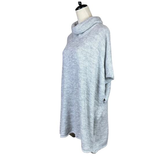 Universal Thread NWT Cowl Neck OSFM Gray Chunky Knit Pullover Poncho Sweater - Picture 2 of 12
